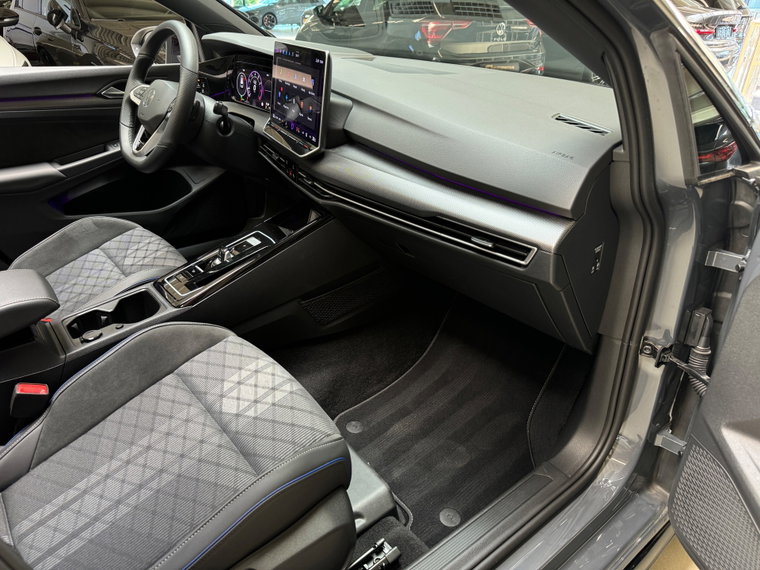 Vehicle Image 45