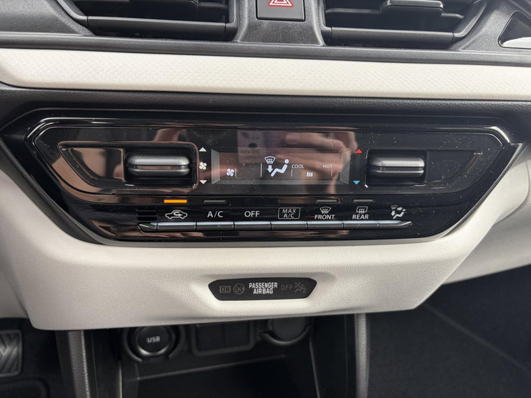 Vehicle Image 32