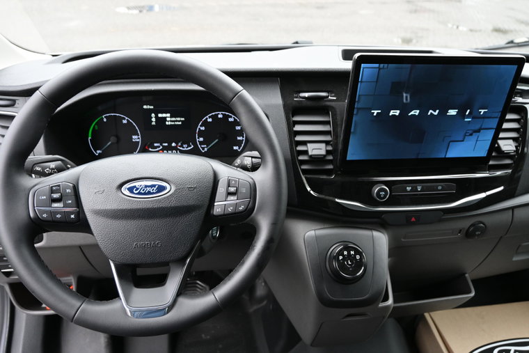 Vehicle Image 16