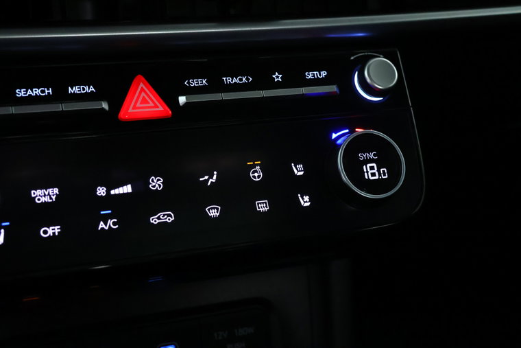 Vehicle Image 32
