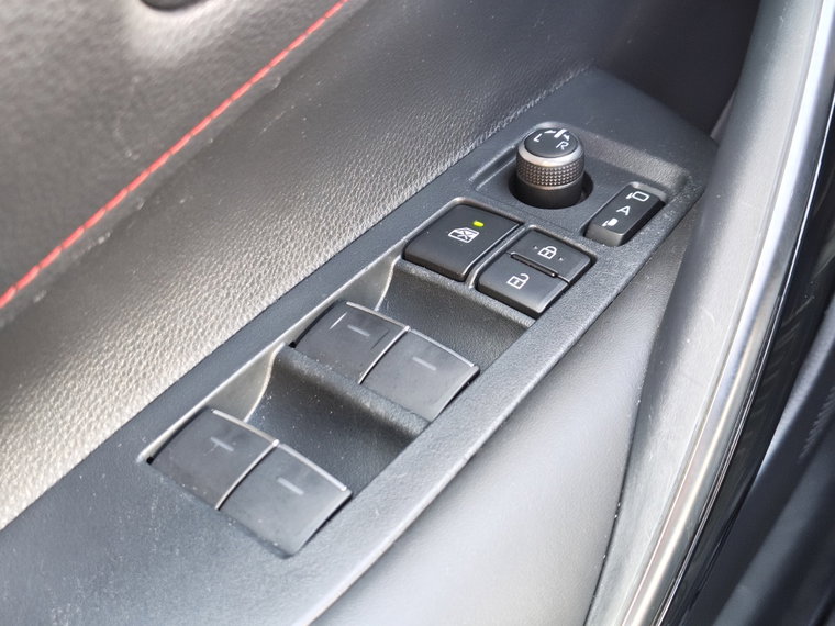 Vehicle Image 26