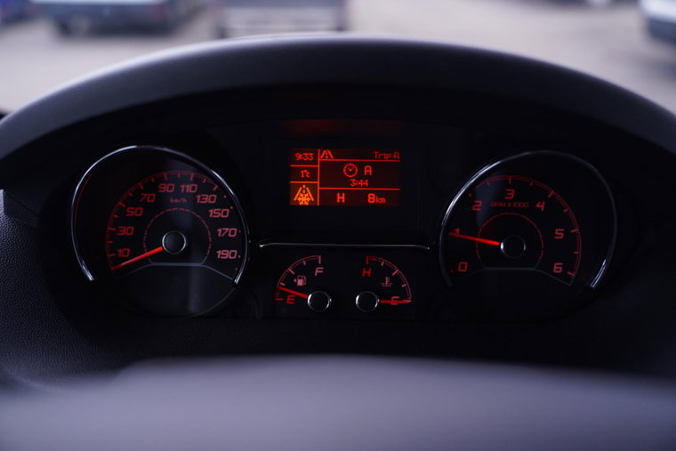 Vehicle Image 32