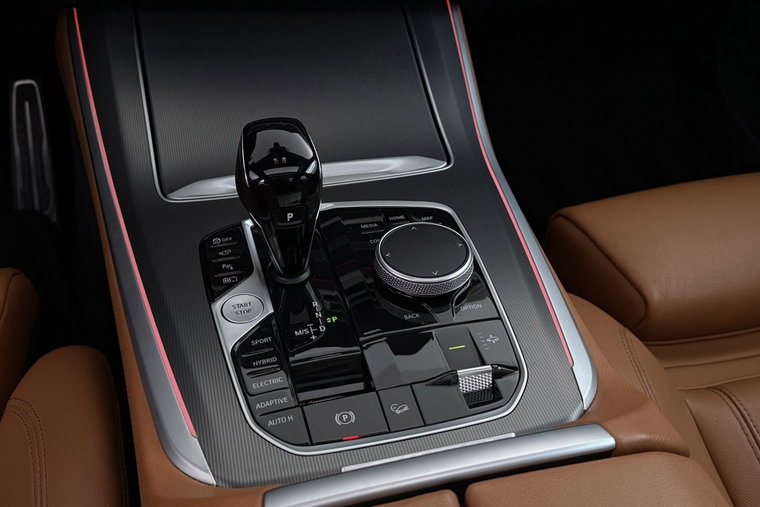 Vehicle Image 32