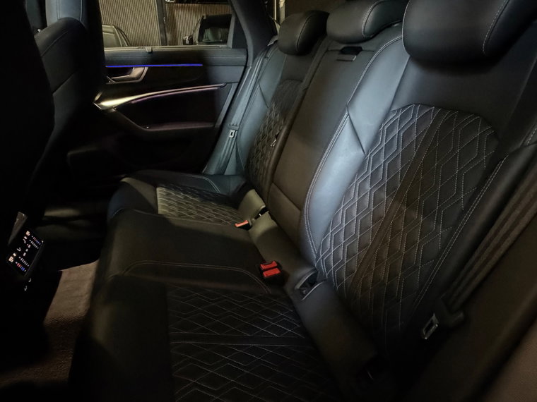 Vehicle Image 38
