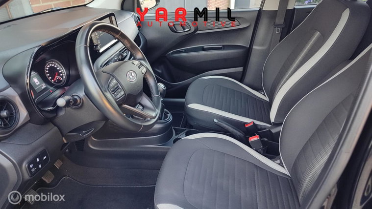 Vehicle Image 21