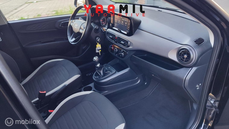 Vehicle Image 22