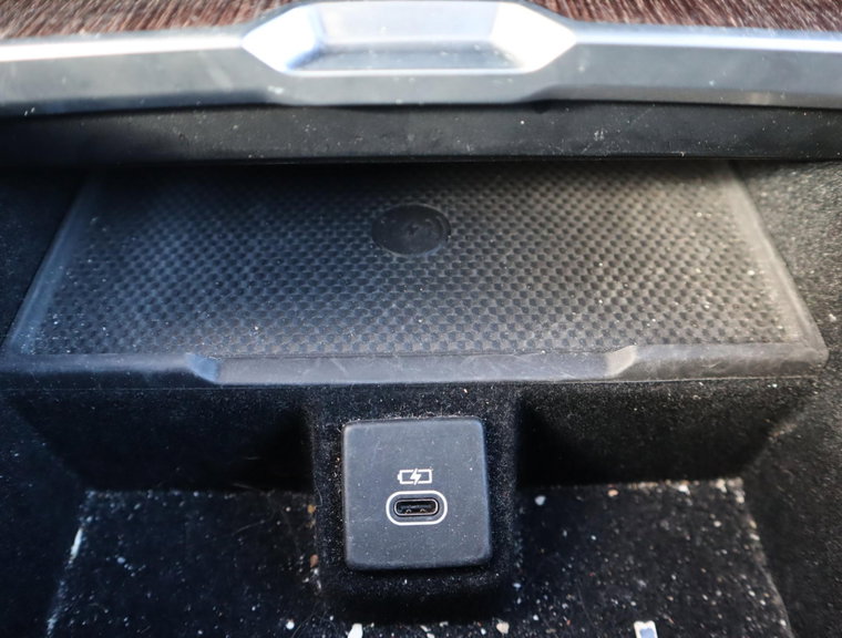 Vehicle Image 17