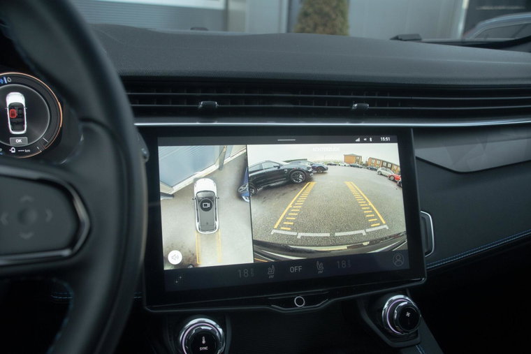 Vehicle Image 8