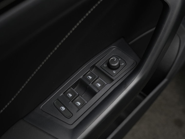 Vehicle Image 27