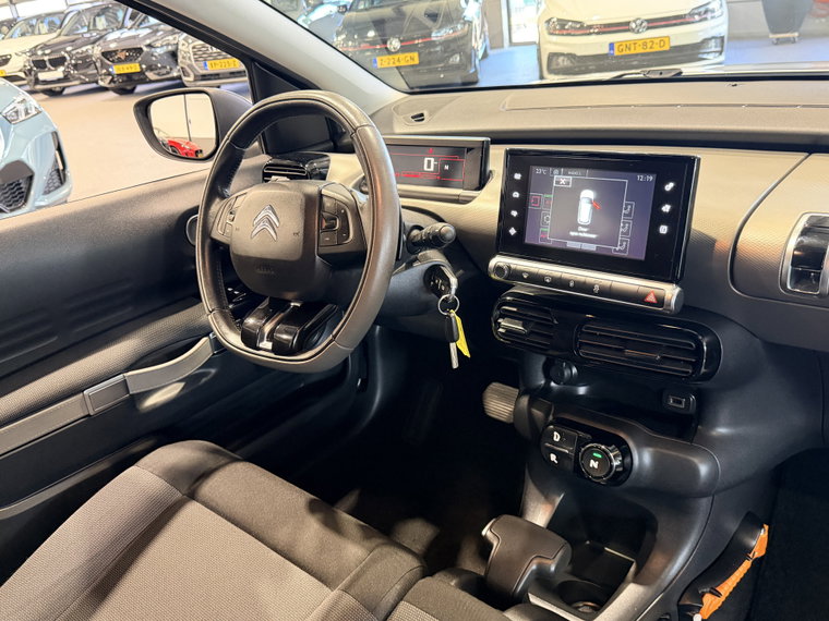 Vehicle Image 14