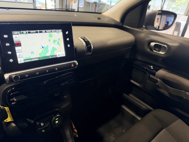 Vehicle Image 18