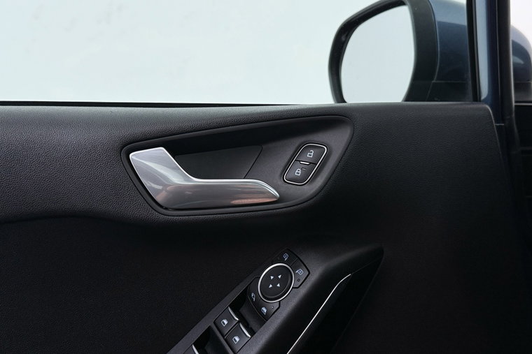 Vehicle Image 37