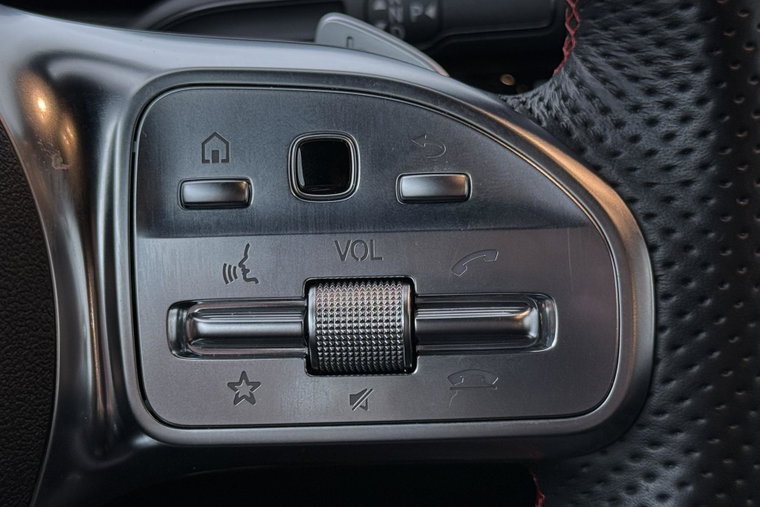 Vehicle Image 32