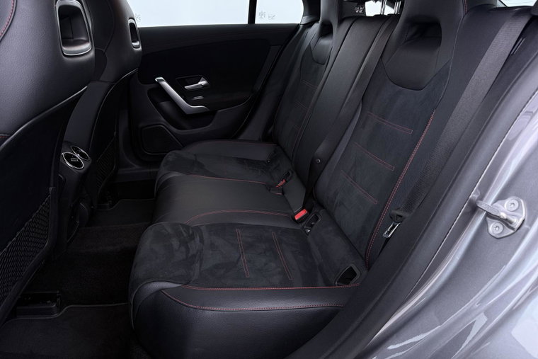 Vehicle Image 37