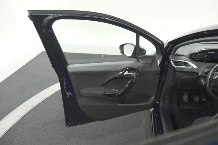 Vehicle Image 60