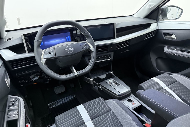 Vehicle Image 18