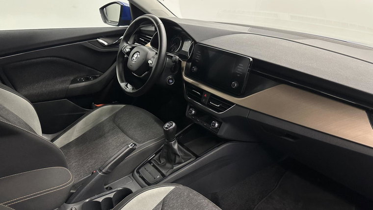 Vehicle Image 15