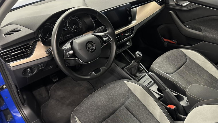 Vehicle Image 21