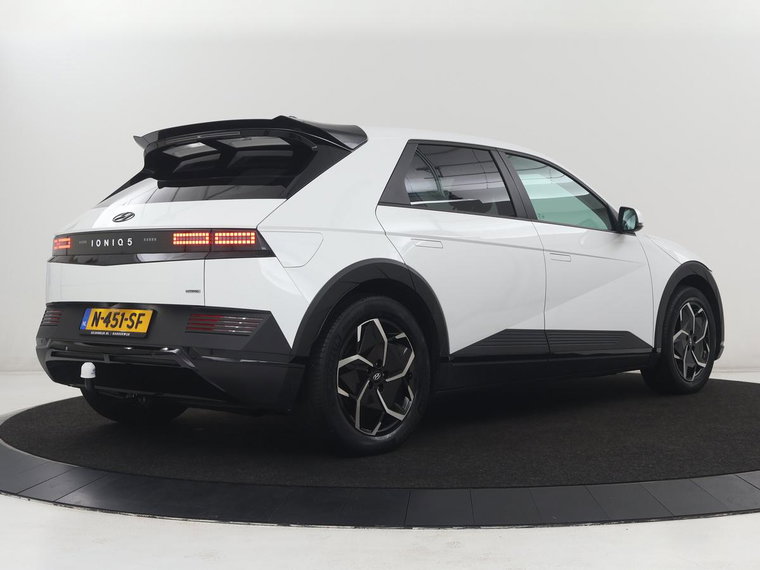 Vehicle Image 42