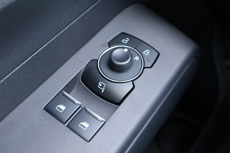 Vehicle Image 32