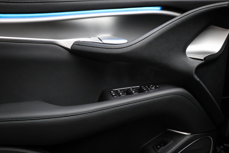 Vehicle Image 32