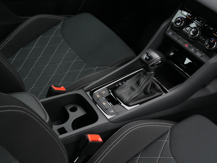 Vehicle Image 32