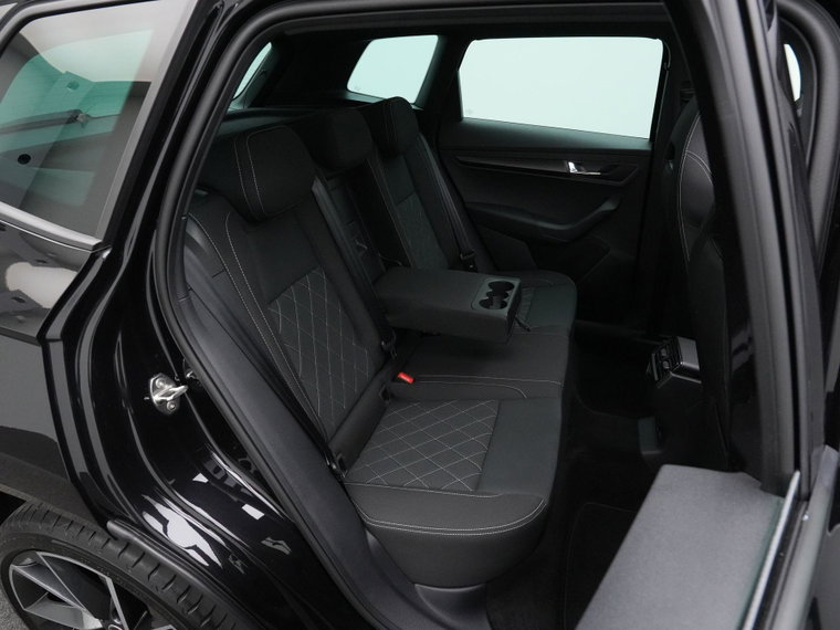 Vehicle Image 33