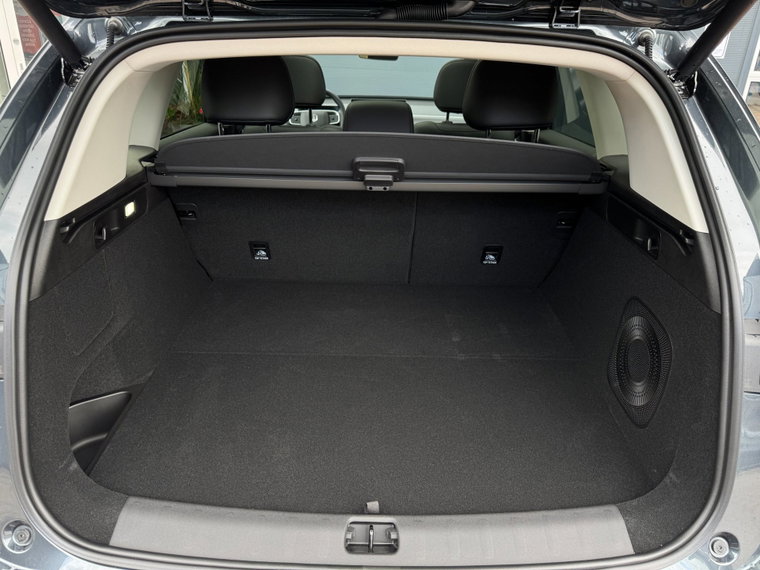 Vehicle Image 33
