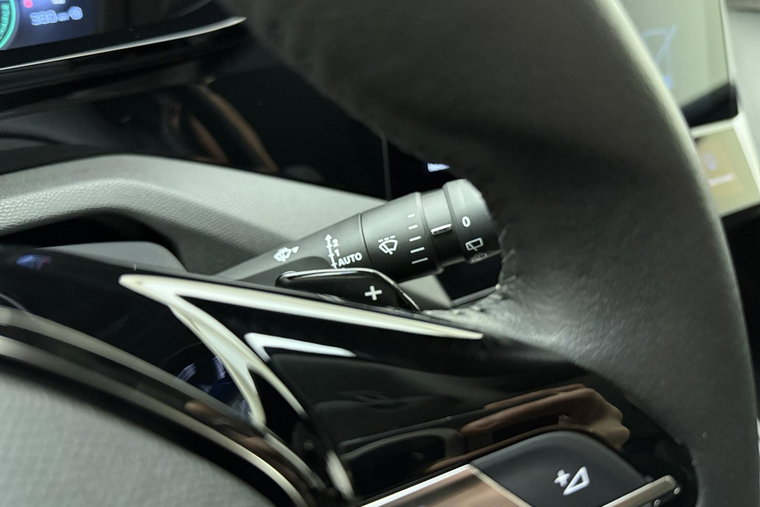 Vehicle Image 33