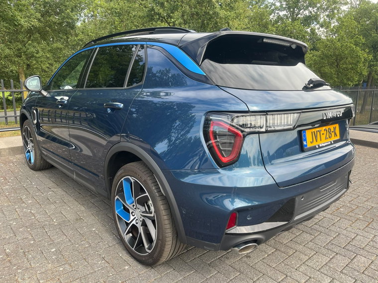 Vehicle Image 16