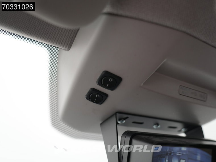 Vehicle Image 39