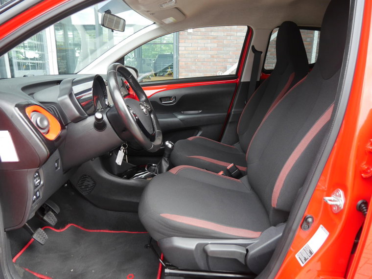 Vehicle Image 7