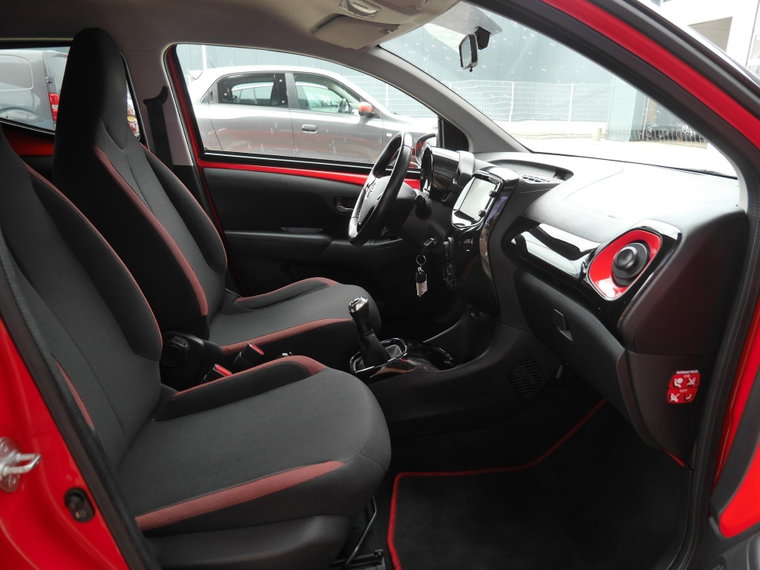 Vehicle Image 11