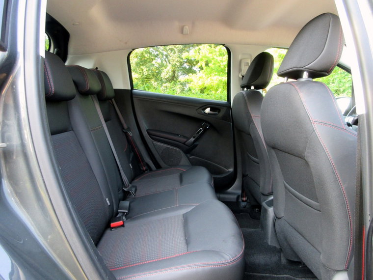 Vehicle Image 14