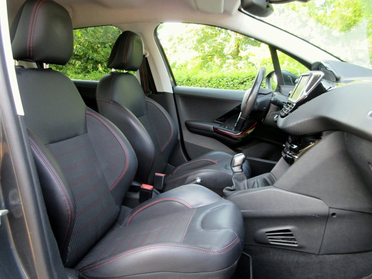 Vehicle Image 15