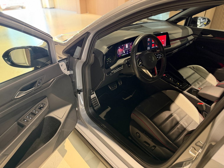 Vehicle Image 17