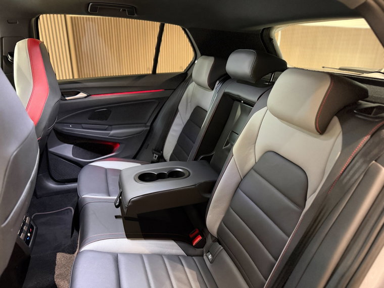 Vehicle Image 45