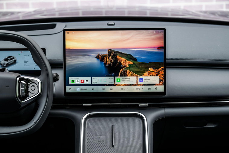 Vehicle Image 12