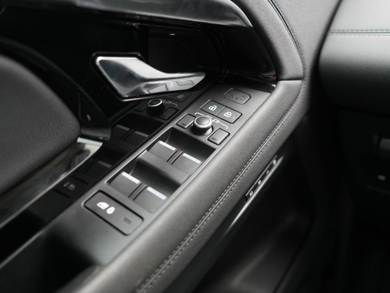 Vehicle Image 39