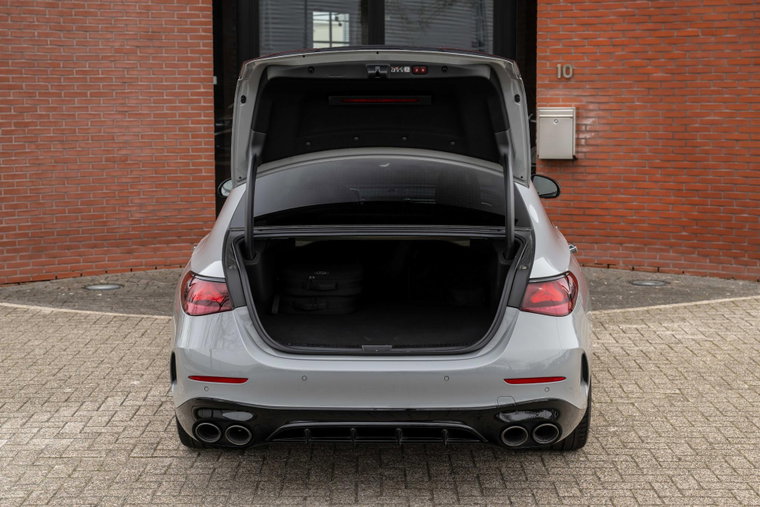 Vehicle Image 32