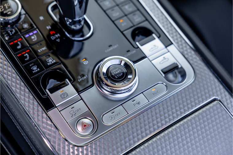 Vehicle Image 25