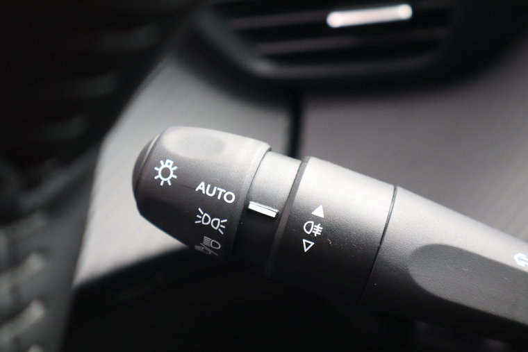 Vehicle Image 32