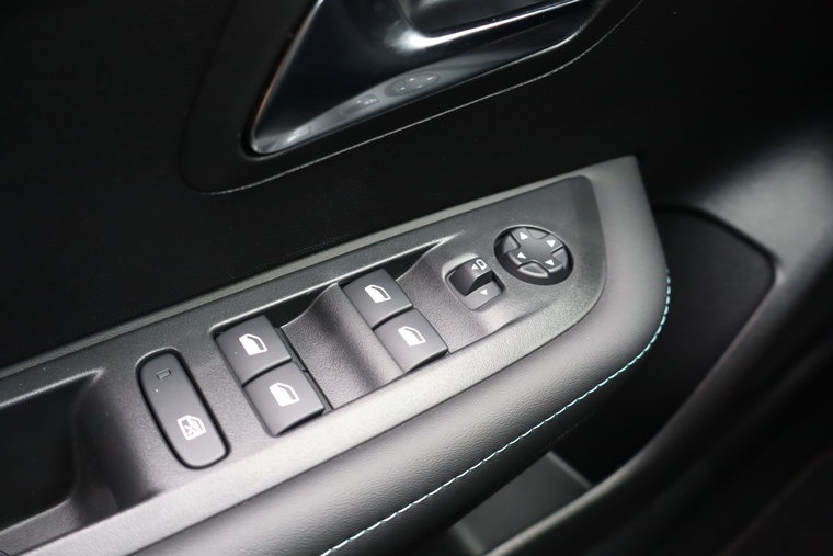 Vehicle Image 33