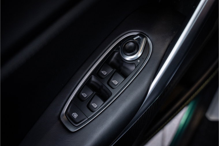 Vehicle Image 35