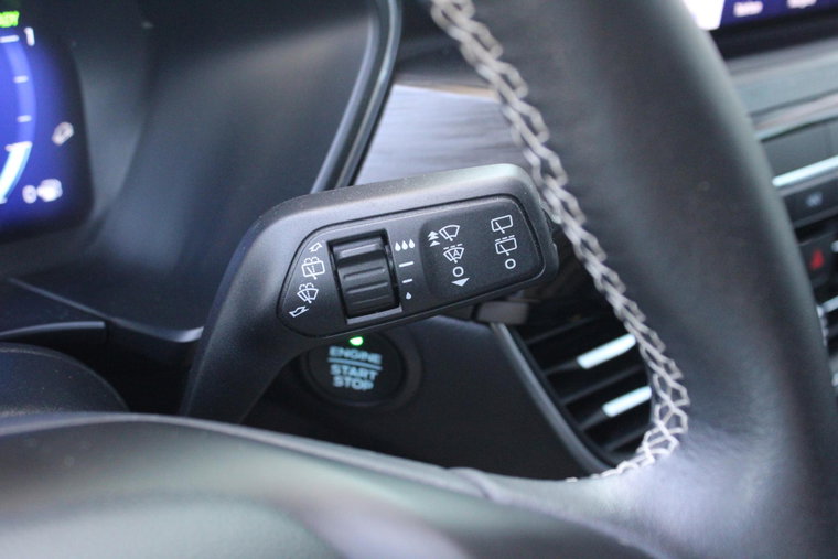 Vehicle Image 23