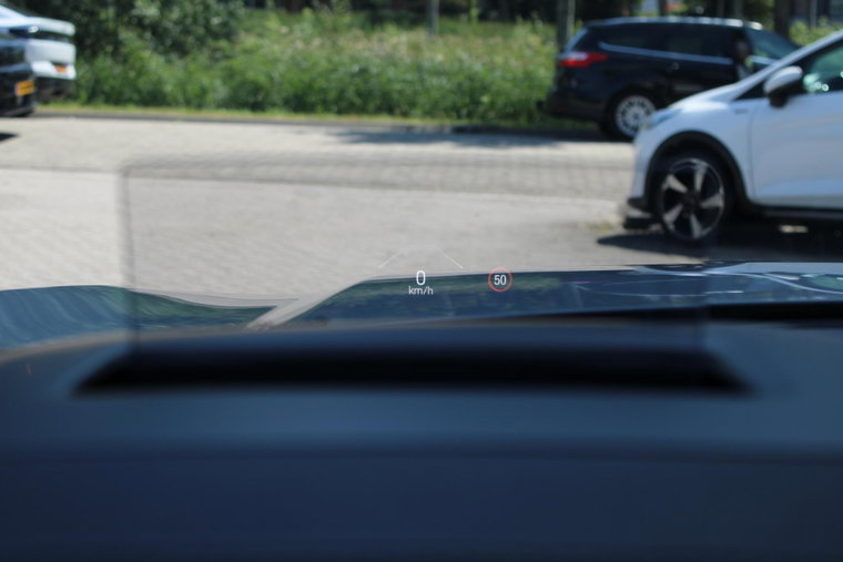 Vehicle Image 25