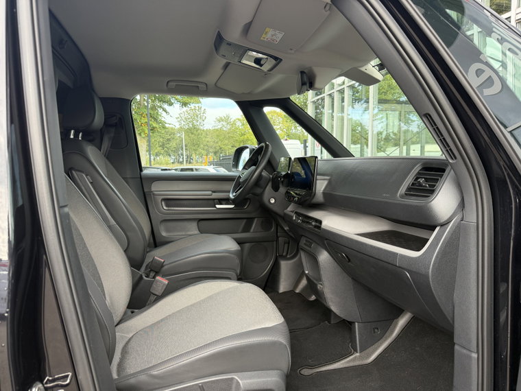 Vehicle Image 17