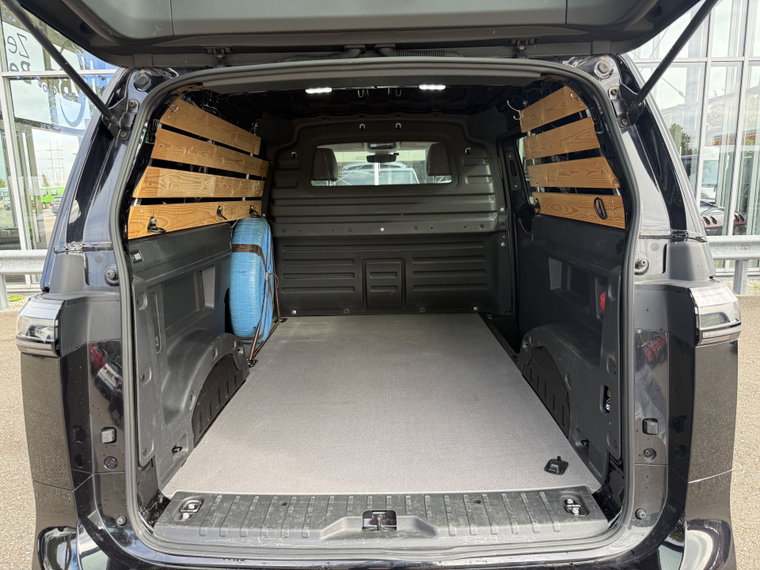 Vehicle Image 33