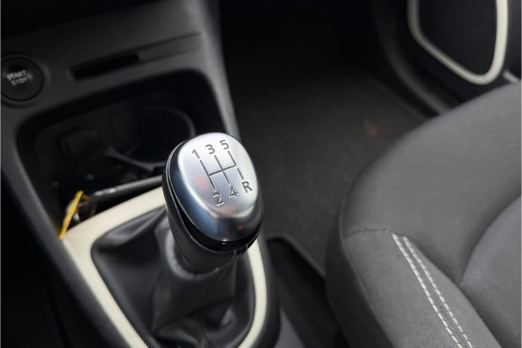 Vehicle Image 23
