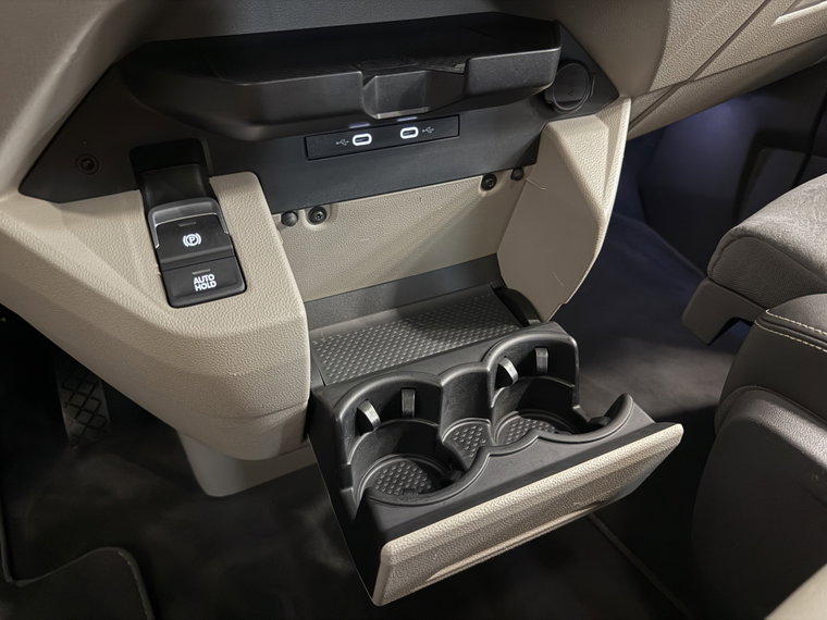 Vehicle Image 36